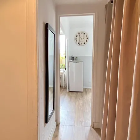 - 12f Apartment Cannes